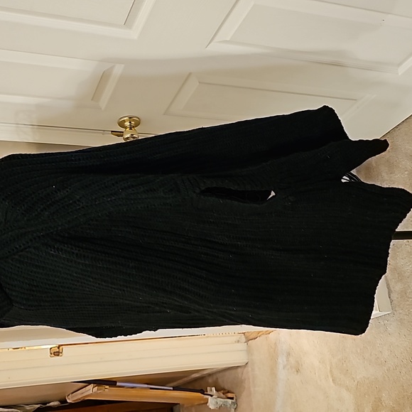 Sweater - Picture 4 of 7